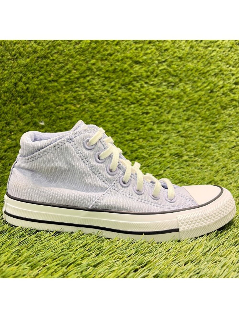 Converse Chuck Taylor All Star Mid Womens Size 6 Purple Athletic Shoes Sneakers
